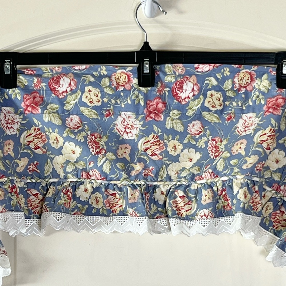 Vintage Waverly Garden Room Heritage Valance Blue Floral White Lace 60x11